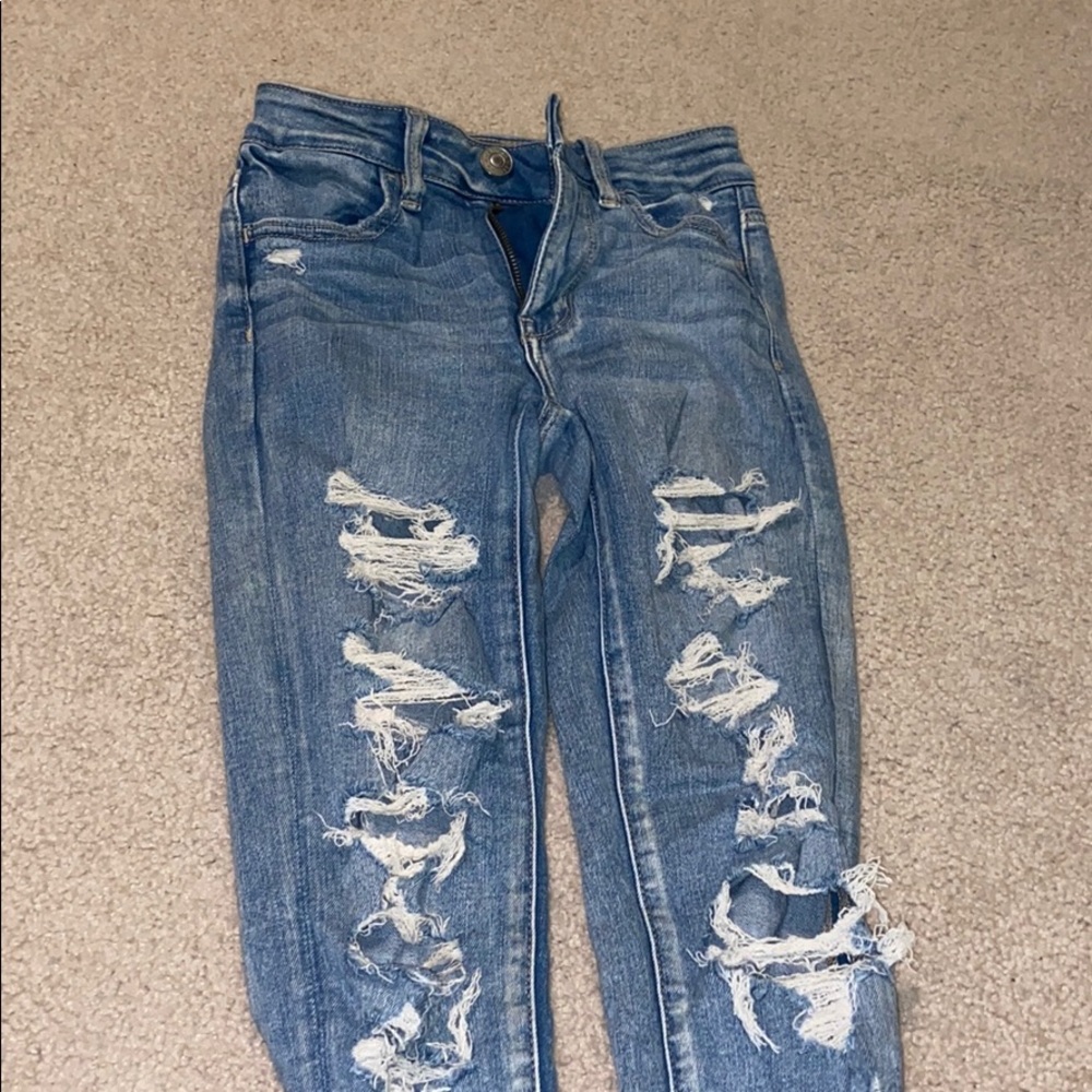 Distressed American Eagle skinny jeans